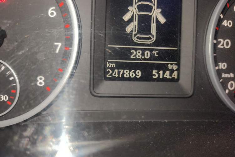 Used Volkswagen Tiguan 2015 1.8TSI Automatic Two-Wheel Drive Trend Edition Odometer Close Up
