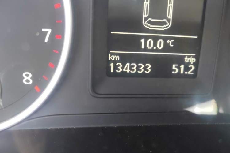 Used Volkswagen Tiguan 2015 1.8TSI Automatic Two-Wheel Drive Comfort Edition Odometer Close Up