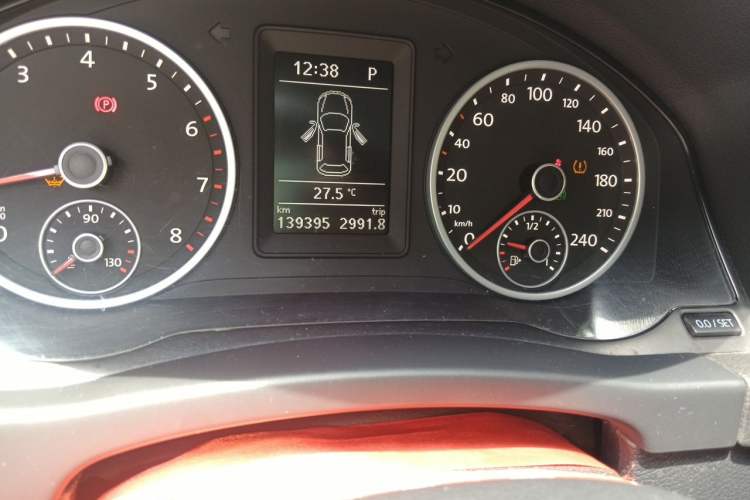 Used Volkswagen Tiguan 2015 1.8TSI Automatic Two-Wheel Drive Trend Edition Odometer Close Up