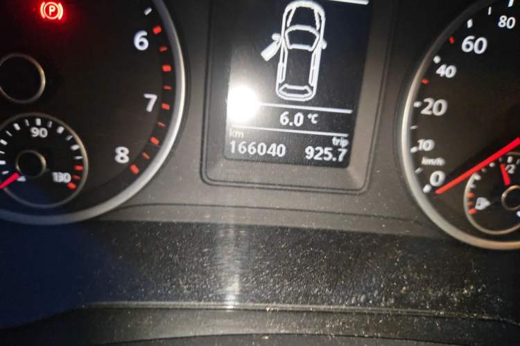 Used Volkswagen Tiguan 2015 1.8TSI Automatic Two-Wheel Drive Comfort Edition Odometer Close Up