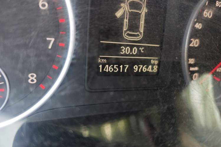 Used Volkswagen Tiguan 2015 1.8TSI Automatic Two-Wheel Drive Comfort Edition Odometer Close Up
