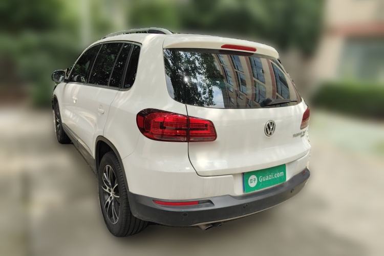 Used Volkswagen Tiguan 2015 1.8TSI Automatic All-Wheel-Drive Luxury Model Rear Left 45 Deg