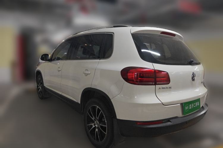Used Volkswagen Tiguan 2015 2.0 TSI Automatic All-Wheel Drive Luxury Edition Rear Left 45 Deg