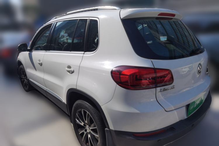 Used Volkswagen Tiguan 2015 1.8TSI Automatic Two-Wheel Drive Luxury Model Rear Left 45 Deg