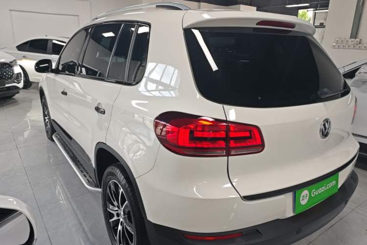 Used Volkswagen Tiguan 2015 1.8TSI Automatic Two-Wheel Drive Luxury Model Rear Left 45 Deg