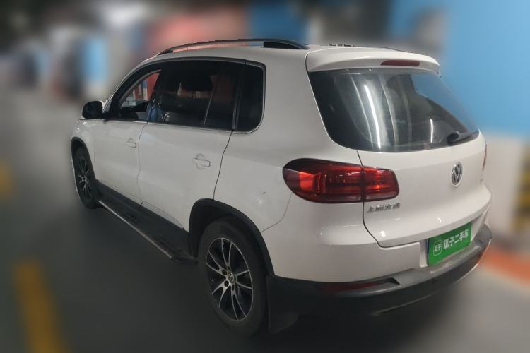 Used Volkswagen Tiguan 2015 1.8TSI Automatic All-Wheel-Drive Luxury Model Rear Left 45 Deg