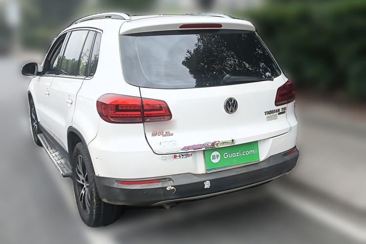 Used Volkswagen Tiguan 2015 1.8TSI Automatic All-Wheel-Drive Luxury Model Rear Left 45 Deg