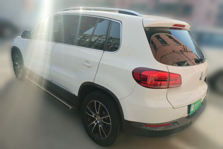 Used Volkswagen Tiguan 2015 1.8TSI Automatic All-Wheel-Drive Luxury Model Rear Left 45 Deg