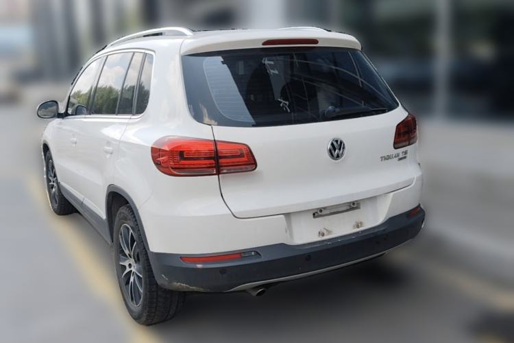 Used Volkswagen Tiguan 2015 1.8TSI Automatic All-Wheel-Drive Luxury Model Rear Left 45 Deg