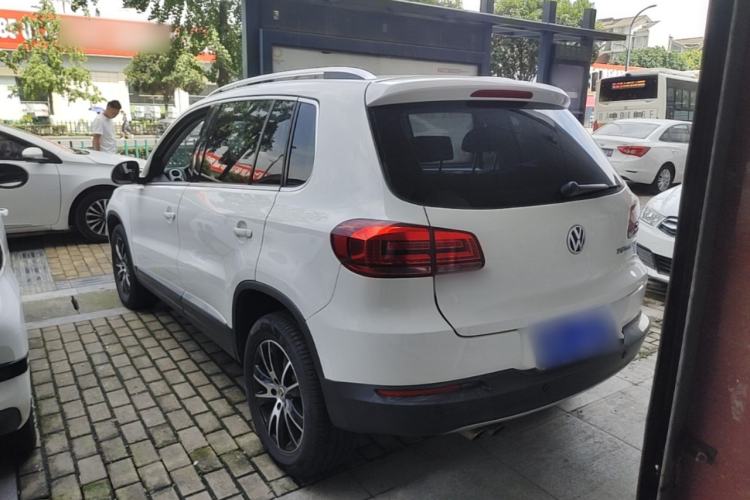 Used Volkswagen Tiguan 2015 1.8TSI Automatic Two-Wheel Drive Luxury Model Rear Left 45 Deg