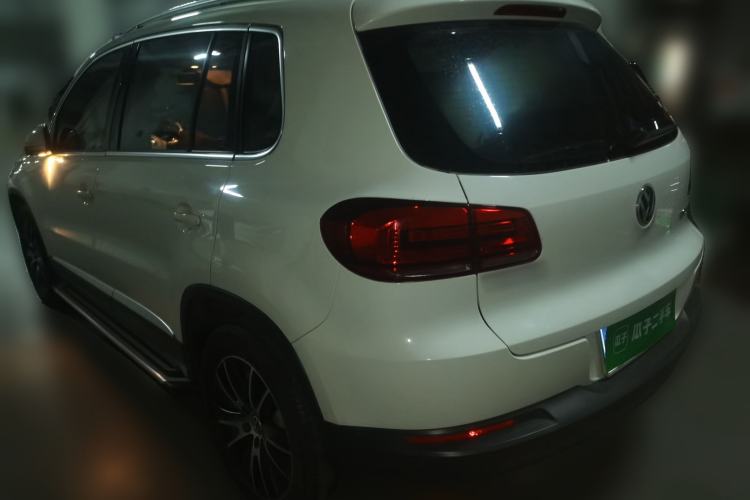 Used Volkswagen Tiguan 2015 1.8TSI Automatic All-Wheel-Drive Luxury Model Rear Left 45 Deg