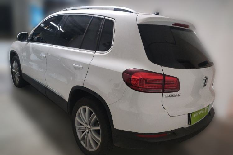 Used Volkswagen Tiguan 2015 2.0 TSI Comfort Edition Rear Left 45 Deg