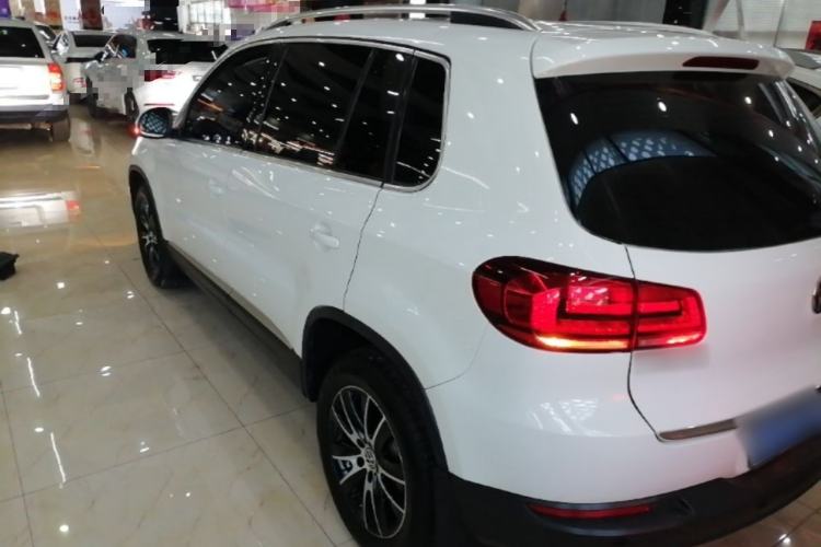 Used Volkswagen Tiguan 2015 1.8TSI Automatic Two-Wheel Drive Luxury Model Rear Left 45 Deg