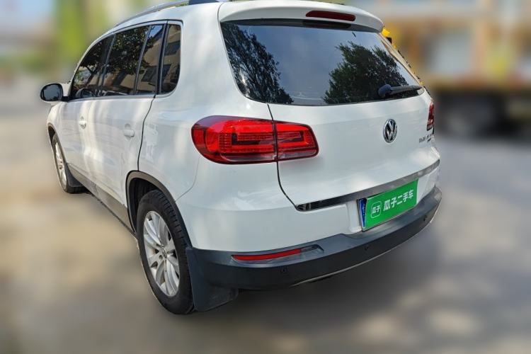 Used Volkswagen Tiguan 2015 1.8TSI Automatic All-Wheel-Drive Luxury Model Rear Left 45 Deg