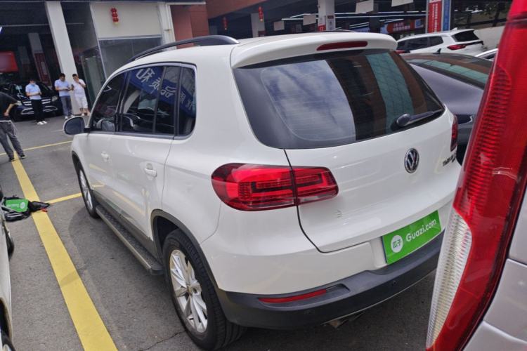 Used Volkswagen Tiguan 2015 2.0 TSI Automatic All-Wheel Drive Comfort Vision Edition Rear Left 45 Deg