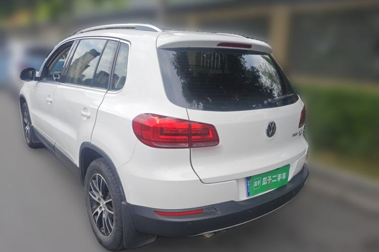 Used Volkswagen Tiguan 2015 1.8TSI Automatic All-Wheel-Drive Luxury Model Rear Left 45 Deg