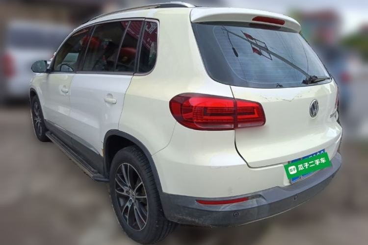 Used Volkswagen Tiguan 2015 1.8TSI Automatic All-Wheel-Drive Luxury Model Rear Left 45 Deg