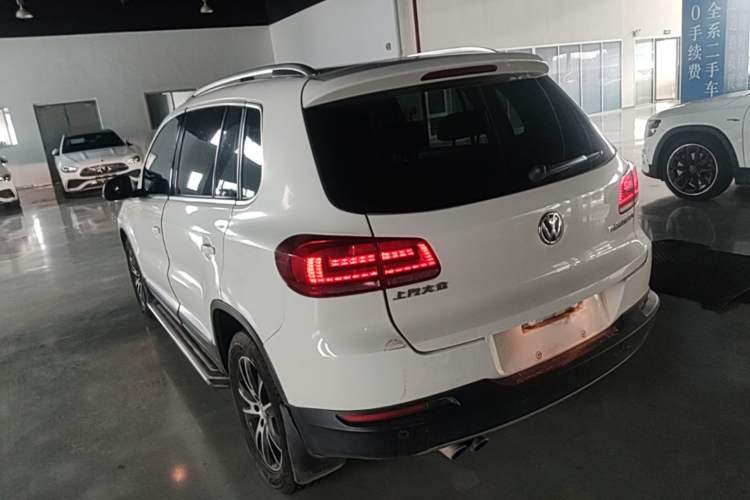 Used Volkswagen Tiguan 2015 1.8TSI Automatic Two-Wheel Drive Luxury Model Rear Left 45 Deg