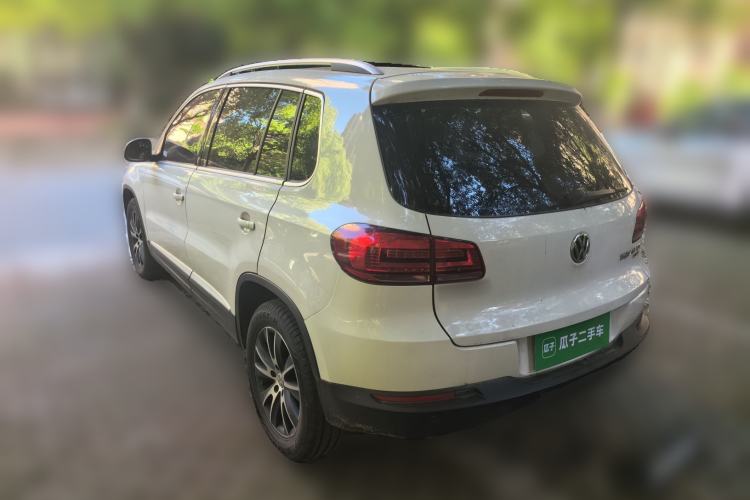 Used Volkswagen Tiguan 2015 1.8TSI Automatic All-Wheel-Drive Luxury Model Rear Left 45 Deg