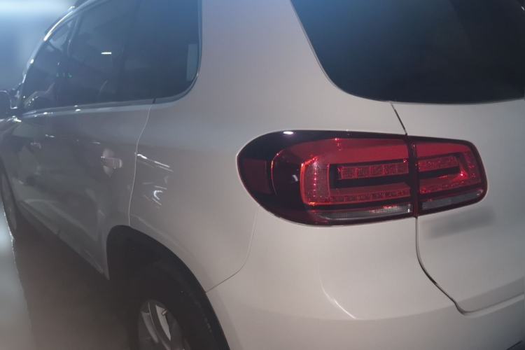 Used Volkswagen Tiguan 2015 1.8TSI Automatic Two-Wheel Drive Luxury Model Rear Left 45 Deg