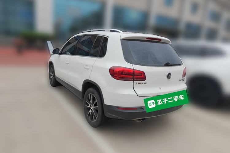 Used Volkswagen Tiguan 2015 1.8TSI Automatic All-Wheel-Drive Luxury Model Rear Left 45 Deg