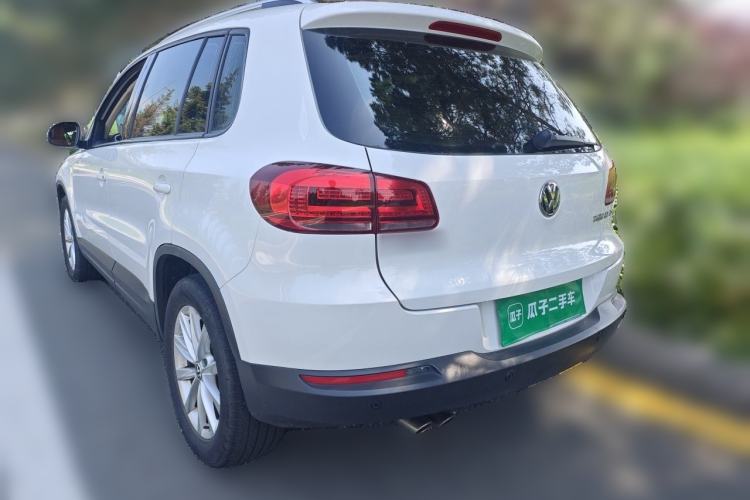 Used Volkswagen Tiguan 2015 1.8TSI Manual Two-Wheel-Drive Limited Edition Rear Left 45 Deg