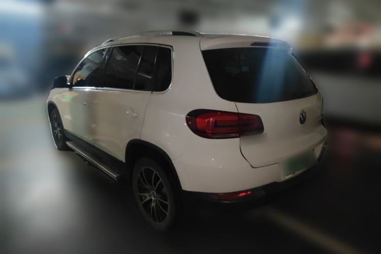 Used Volkswagen Tiguan 2015 1.8TSI Automatic Two-Wheel Drive Luxury Model Rear Left 45 Deg