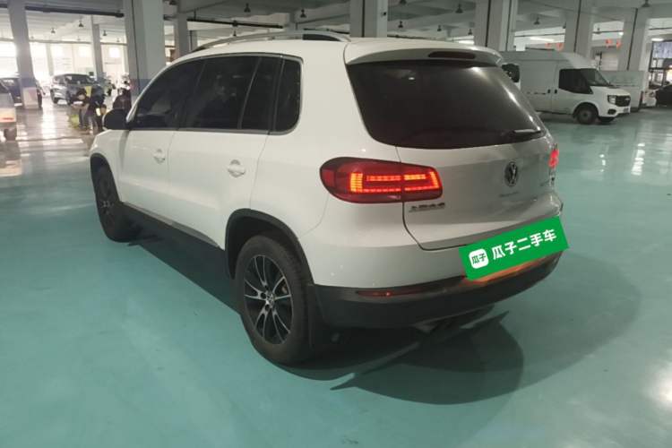 Used Volkswagen Tiguan 2015 2.0 TSI Automatic All-Wheel Drive Luxury Edition Rear Left 45 Deg