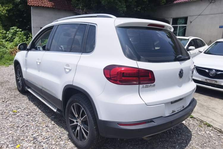 Used Volkswagen Tiguan 2015 1.8TSI Automatic Two-Wheel Drive Luxury Model Rear Left 45 Deg