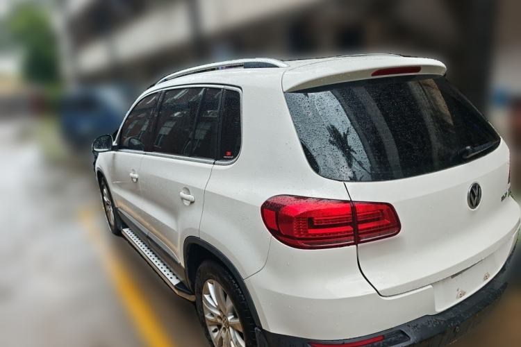 Used Volkswagen Tiguan 2015 1.8TSI Automatic All-Wheel-Drive Luxury Model Rear Left 45 Deg