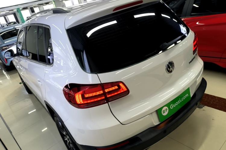 Used Volkswagen Tiguan 2015 1.8TSI Automatic Two-Wheel Drive Luxury Model Rear Left 45 Deg