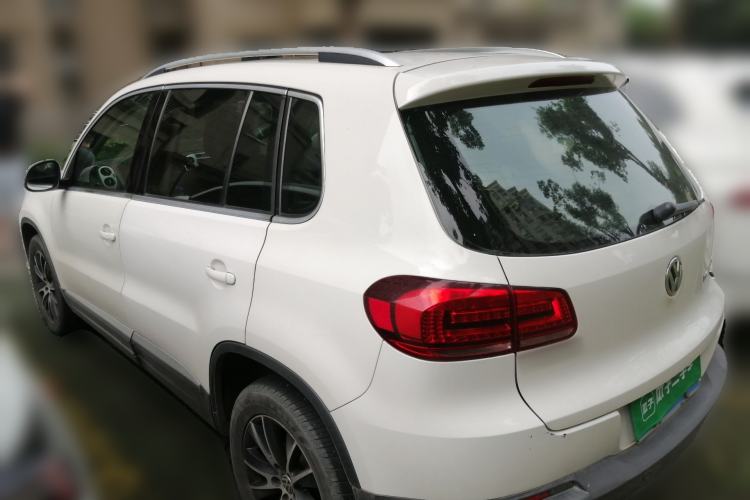 Used Volkswagen Tiguan 2015 1.8TSI Automatic Two-Wheel Drive Luxury Model Rear Left 45 Deg