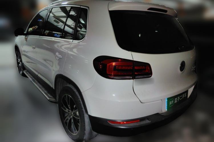 Used Volkswagen Tiguan 2015 1.8TSI Automatic All-Wheel-Drive Luxury Model Rear Left 45 Deg