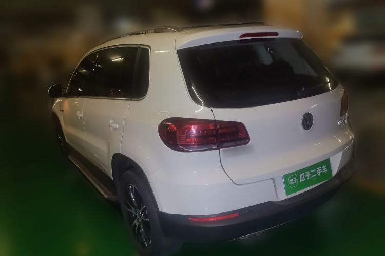 Used Volkswagen Tiguan 2015 1.8TSI Automatic All-Wheel-Drive Luxury Model Rear Left 45 Deg