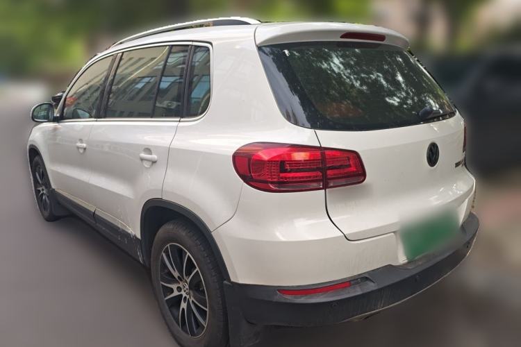 Used Volkswagen Tiguan 2015 1.8TSI Automatic All-Wheel-Drive Luxury Model Rear Left 45 Deg