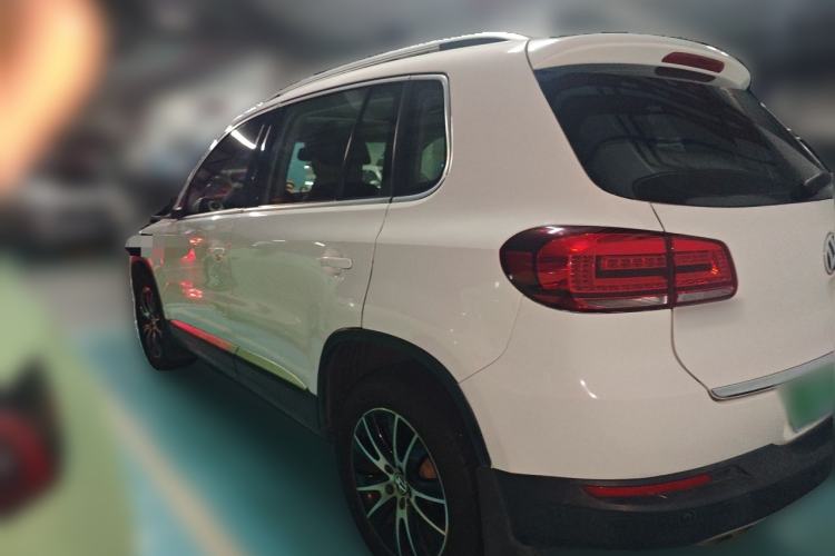 Used Volkswagen Tiguan 2015 1.8TSI Automatic Two-Wheel Drive Luxury Model Rear Left 45 Deg