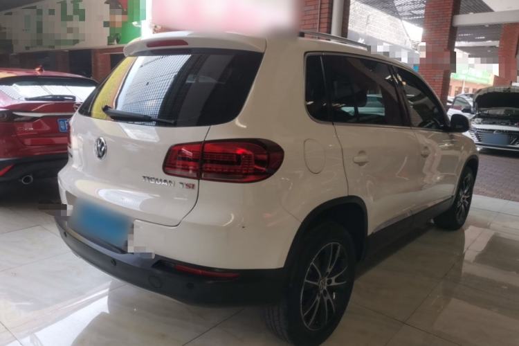 Used Volkswagen Tiguan 2015 1.8TSI Automatic Two-Wheel Drive Luxury Model Rear Right 45 Deg