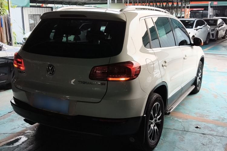 Used Volkswagen Tiguan 2015 1.8TSI Automatic Two-Wheel Drive Luxury Model Rear Right 45 Deg
