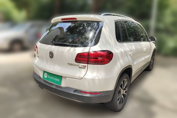 Used Volkswagen Tiguan 2015 1.8TSI Automatic All-Wheel-Drive Luxury Model Rear Right 45 Deg