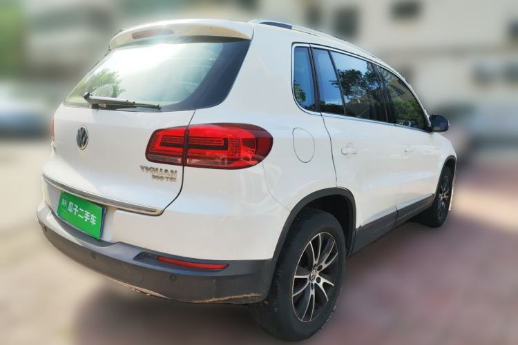 Used Volkswagen Tiguan 2015 1.8TSI Automatic Two-Wheel Drive Luxury Model Rear Right 45 Deg
