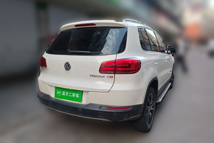 Used Volkswagen Tiguan 2015 1.8TSI Automatic Two-Wheel Drive Luxury Model Rear Right 45 Deg