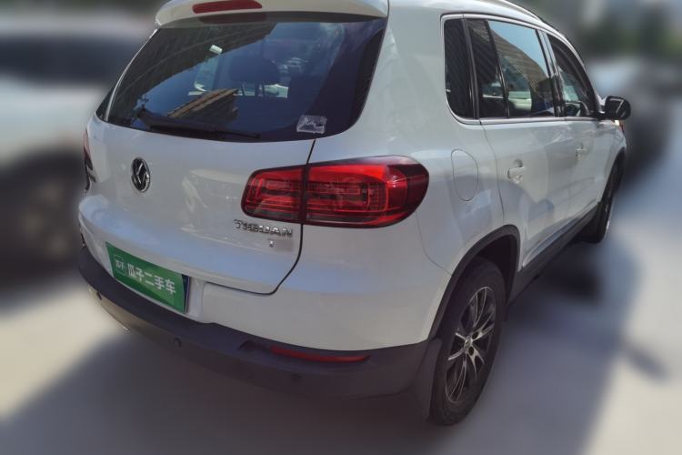Used Volkswagen Tiguan 2015 1.8TSI Automatic Two-Wheel Drive Luxury Model Rear Right 45 Deg