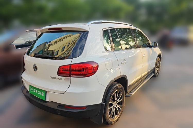 Used Volkswagen Tiguan 2015 1.8TSI Automatic Two-Wheel Drive Luxury Model Rear Right 45 Deg