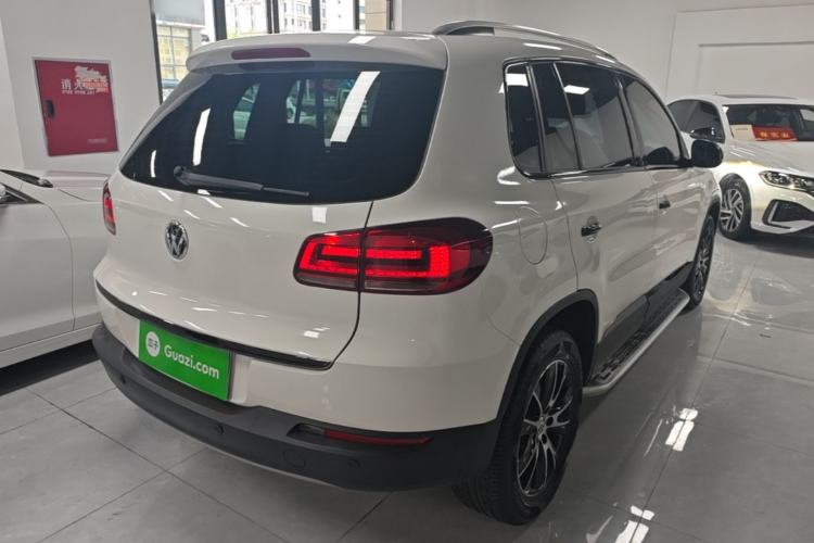 Used Volkswagen Tiguan 2015 1.8TSI Automatic Two-Wheel Drive Luxury Model Rear Right 45 Deg