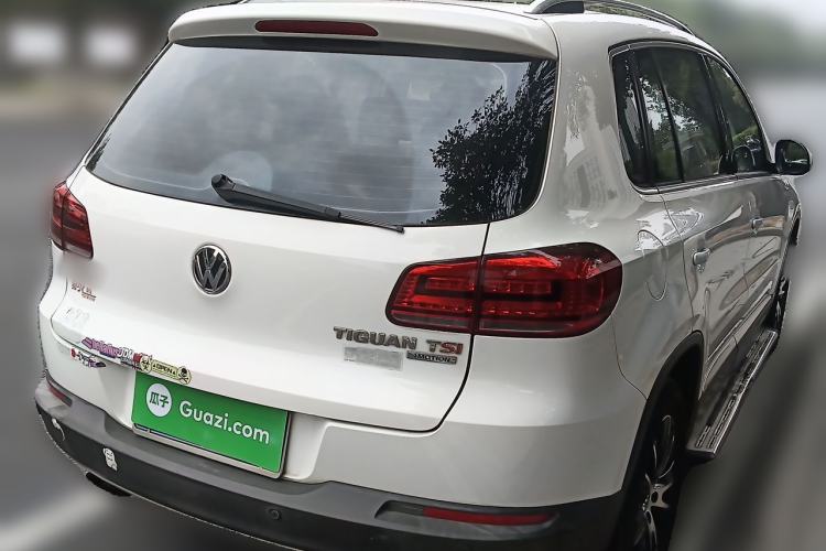Used Volkswagen Tiguan 2015 1.8TSI Automatic All-Wheel-Drive Luxury Model Rear Right 45 Deg