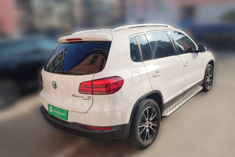 Used Volkswagen Tiguan 2015 1.8TSI Automatic All-Wheel-Drive Luxury Model Rear Right 45 Deg