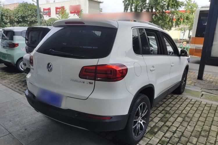 Used Volkswagen Tiguan 2015 1.8TSI Automatic Two-Wheel Drive Luxury Model Rear Right 45 Deg