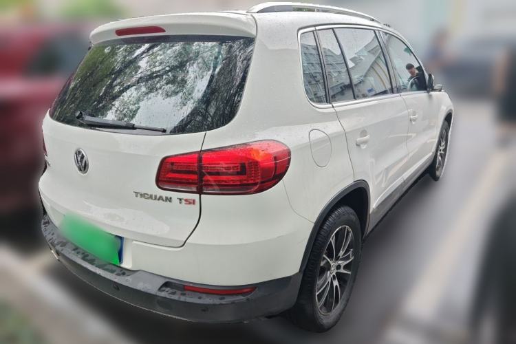 Used Volkswagen Tiguan 2015 1.8TSI Automatic Two-Wheel Drive Luxury Model Rear Right 45 Deg