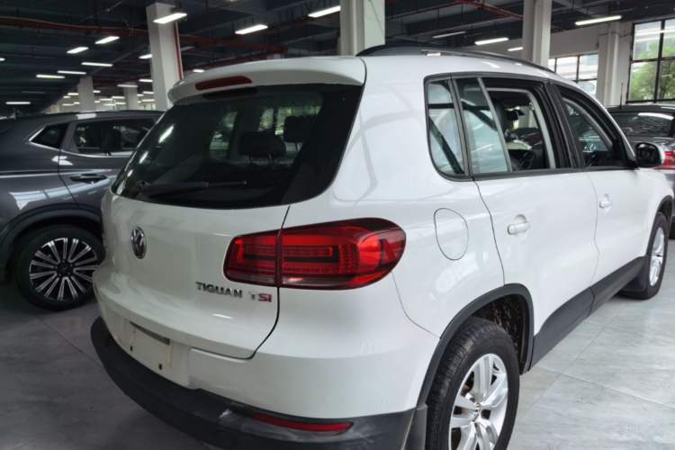 Used Volkswagen Tiguan 2015 1.8TSI Automatic Two-Wheel Drive Trend Edition Rear Right 45 Deg
