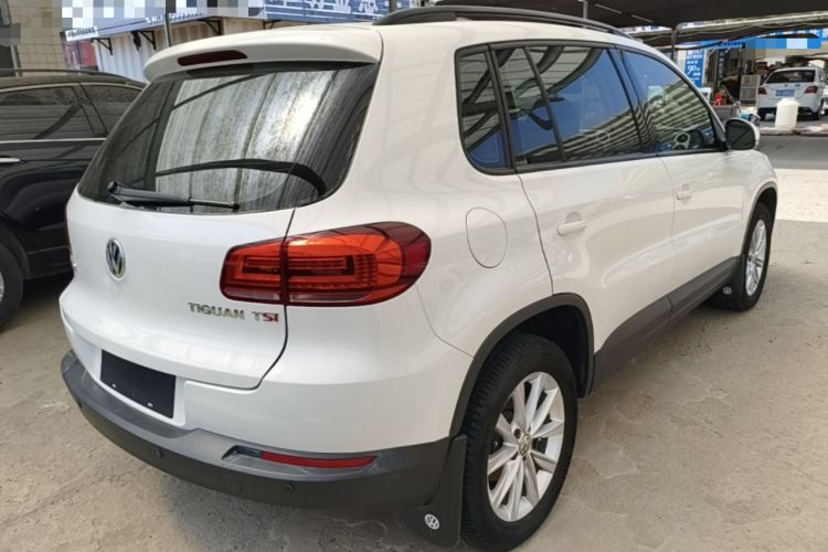 Used Volkswagen Tiguan 2015 1.8TSI Automatic Two-Wheel Drive Comfort Edition Rear Right 45 Deg